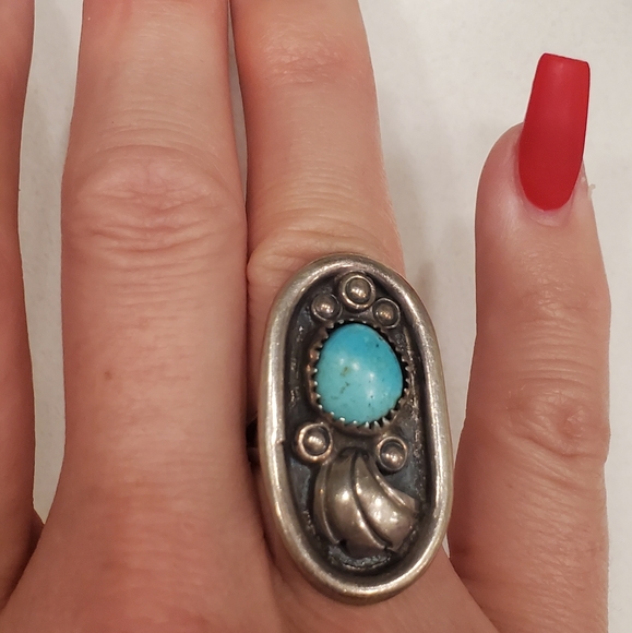 Vintage Navajo Sterling Silver Ring - Picture 1 of 5